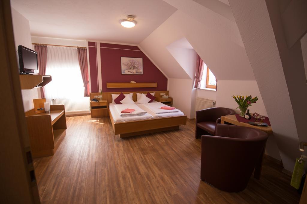 Hotel Garni Zum Hirschen Iphofen Eksteriør bilde