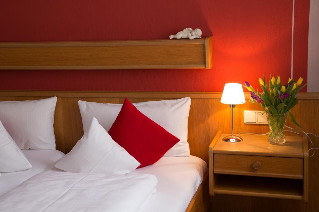 Hotel Garni Zum Hirschen Iphofen Eksteriør bilde